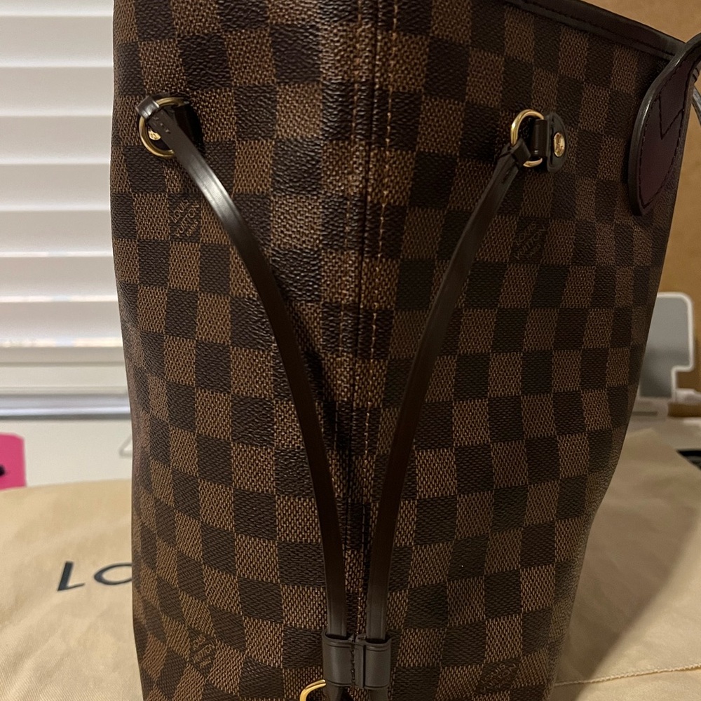 Louis Vuitton Neverfull MM - Picture 3 of 13